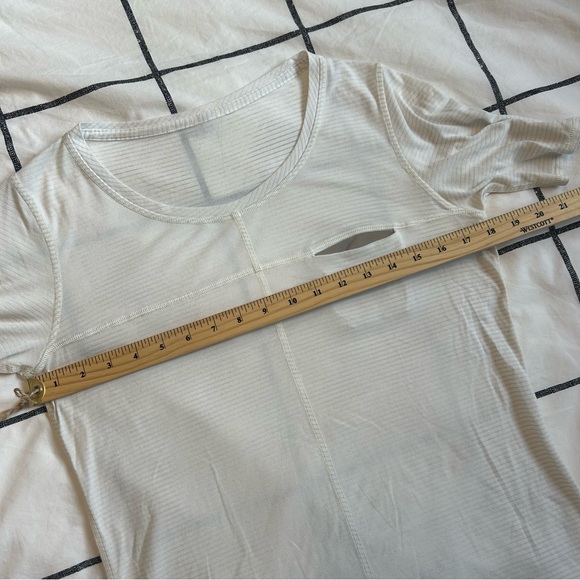 Lululemon Athletica White Stripped Tee Shirt with Reflectors - Picture 8 of 9